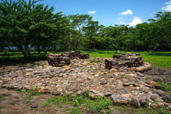 El Salvador eco lodges-tours-ruins of Cihuatan